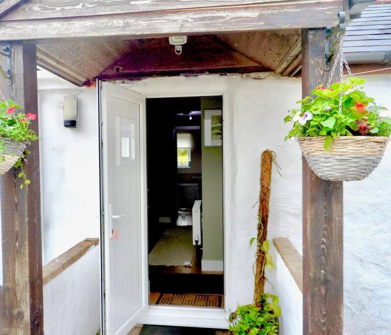 Stunning Annexe 1 Luxury Bedroom, Eating Area & Bathroom Only! Truro Dış mekan fotoğraf